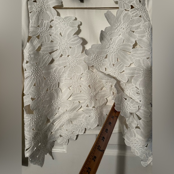 SUNDAY IN BROOKLYN Anthropologie ‘Snow On Daisies’ XS White Lace Embroidery NICE - Picture 7 of 16
